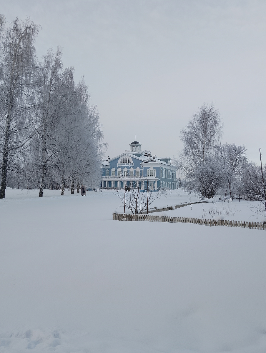 Сохранившееся полностью деревянное здание усадьбы Гальских, фото автора 