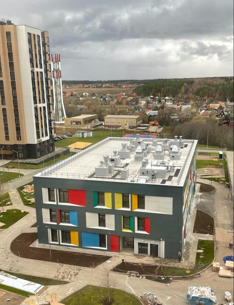 Москва, ЖК Южное Бунино, дер. Староселье. Поставка комплекта металлокассет для облицовки детского сада