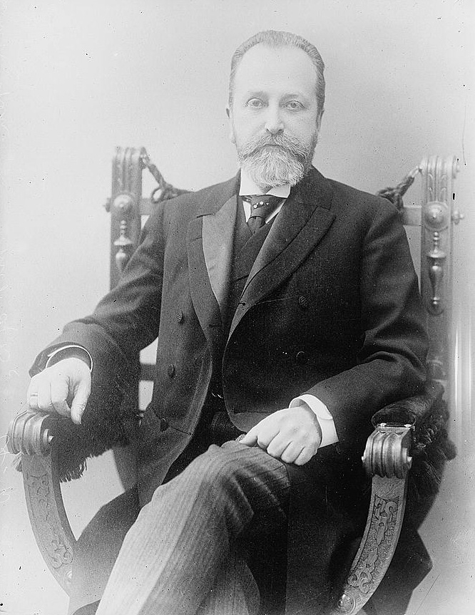 Граф (с 30 января 1914) Влади́мир Никола́евич Коко́вцов (Коковцев) (6 [18] апреля 1853, Горна-Покровское, Боровичский уезд, Новгородская губерния — 29 января 1943, Париж) — русский государственный деятель, министр финансов в 1904—1905 и 1906—1914 годах, председатель Совета министров Российской империи в 1911—1914 годах. Действительный тайный советник. Представитель дворянского рода Коковцовых.