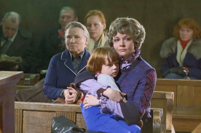 Кадр из фильма "Экипаж"