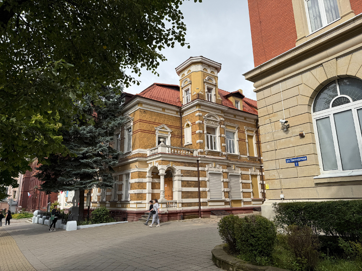 Вилла коммерсанта Германа Чибулински - сейчас музыкальная школа 