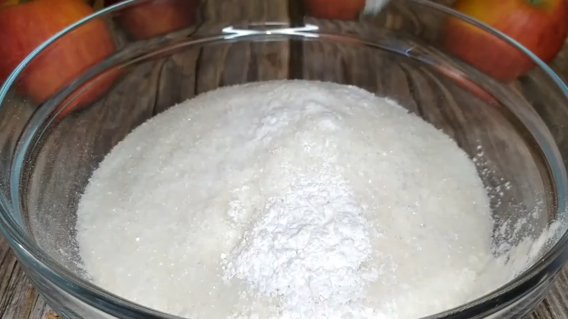 Простой пирог "три стакана" с яблоками. Фото автора. 