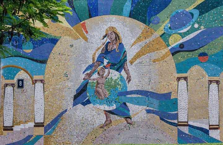 Мозаика Петра Итяксова в детском садике ‘Малинка’ ул. Луначарского 8