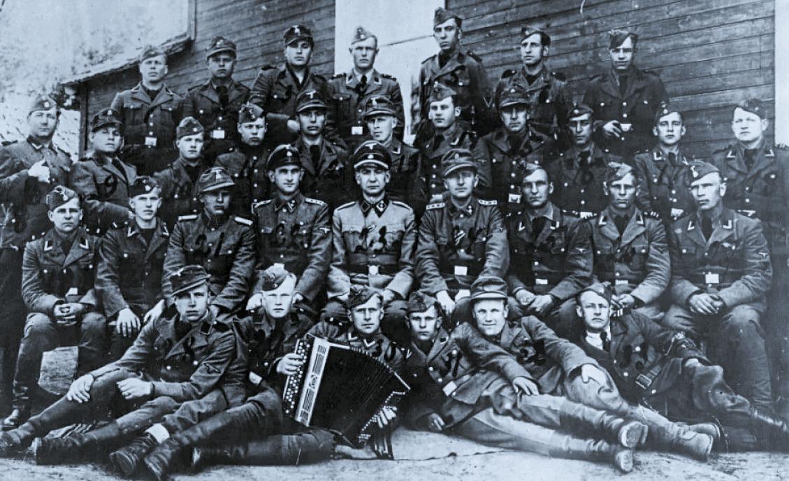 Шелоньцы и сотрудники СД. Псковская область, 1944 г.