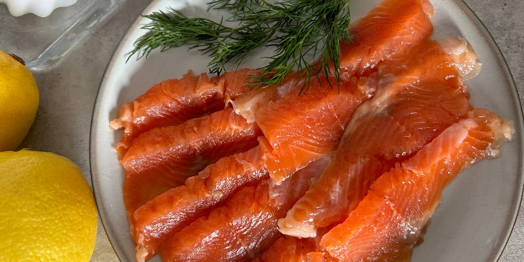 Слабосолёная форель в домашних условиях: простая засолка сухим посолом