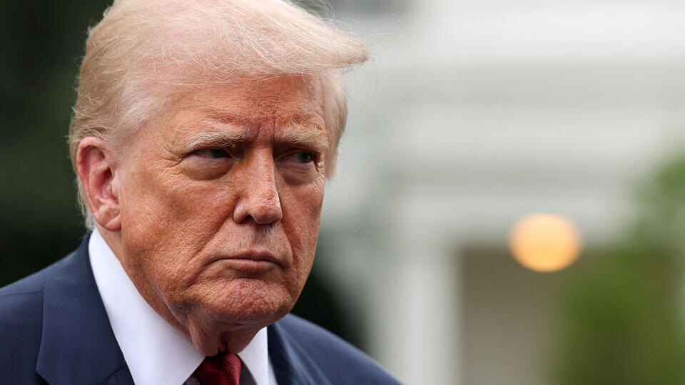     Guardian: в США засекли разговор приближенного Трампа с иностранной разведкой REUTERS/Jonathan Ernst