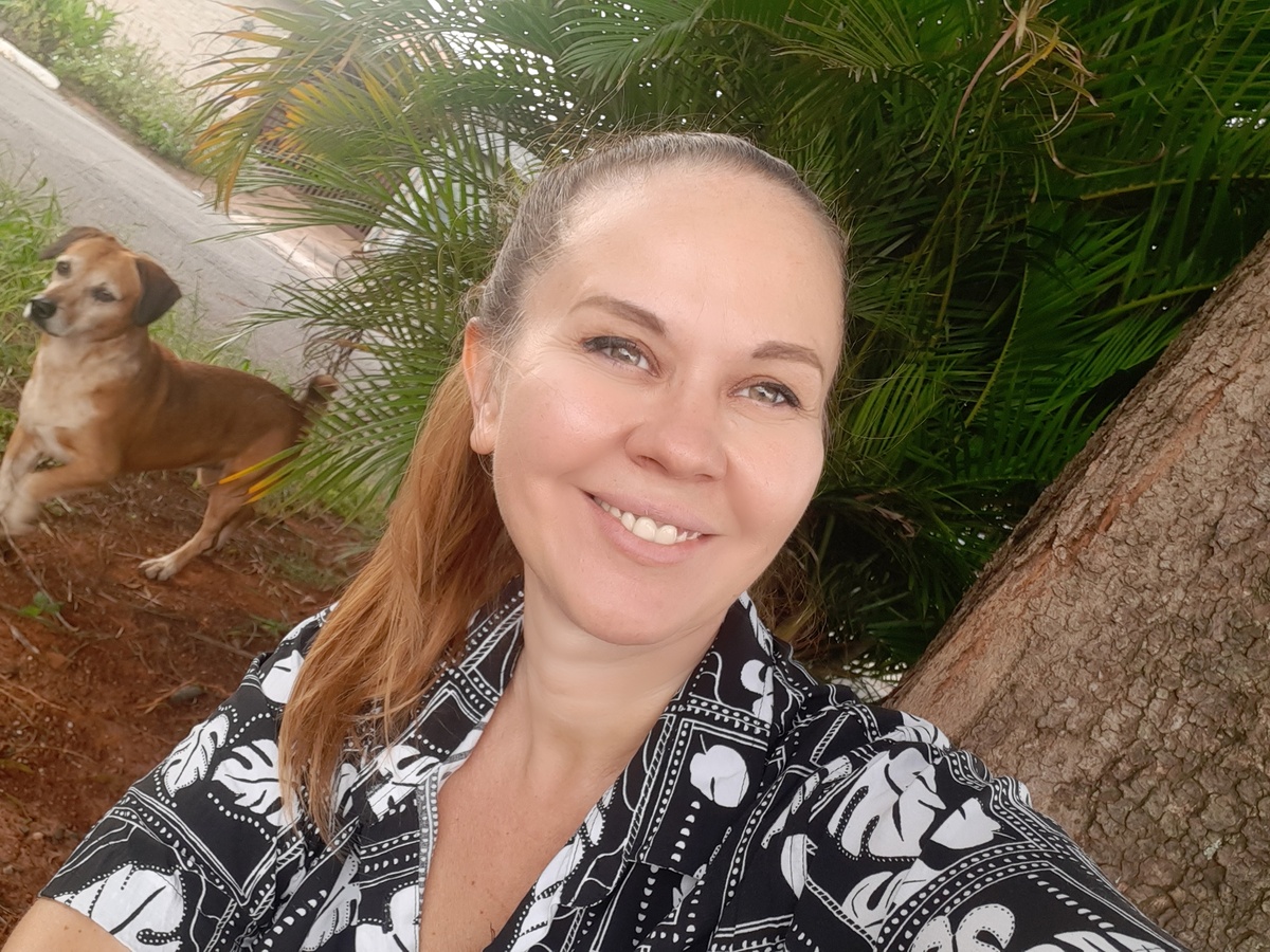 Я. Со мной не Лили, другой пёсик. Он рядом бегал.