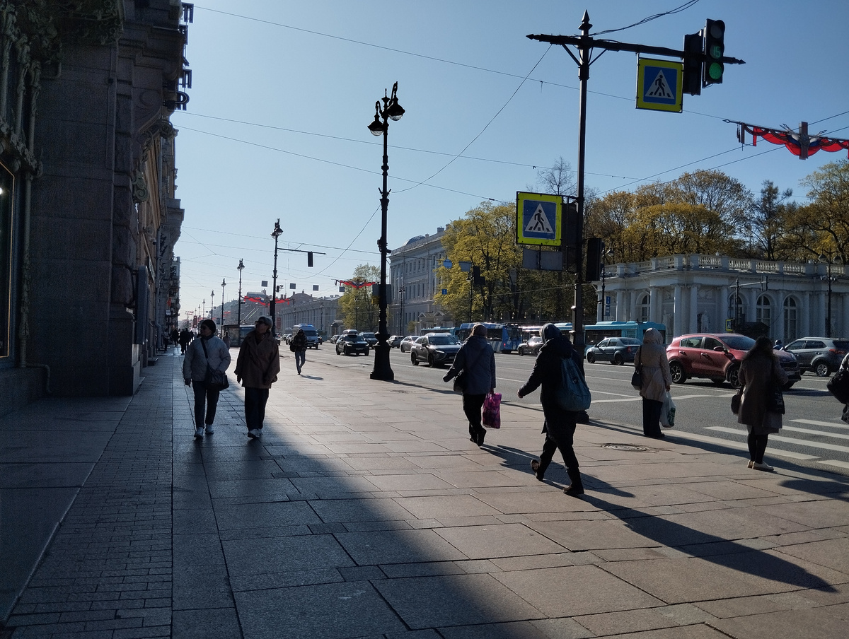 Раннее утро на Невском 