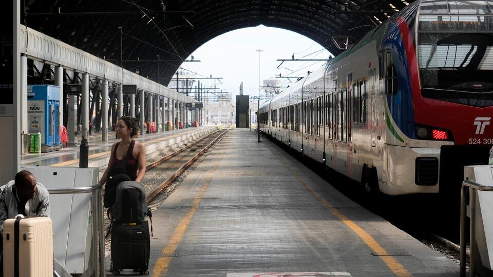     В Италии в первый день Олимпиады произошли три диверсии на железной дороге Luca Bruno/AP/TASS