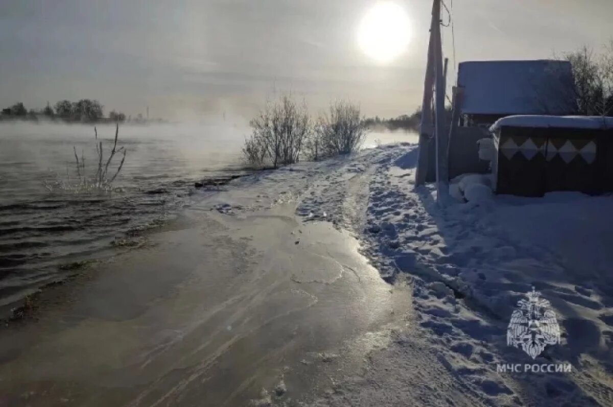    МЧС: Ангара подтопила дачные участки под Ангарском из-за ледостава