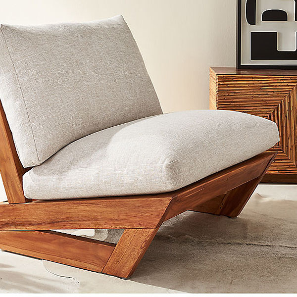 Это кресло – не просто предмет мебели, а островок спокойствия в бурном океане жизни.