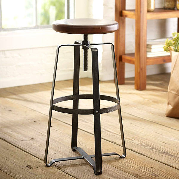 https://noviemoscow.ru/loft-chairs/loft-stools-bar/rotating_bar_stool