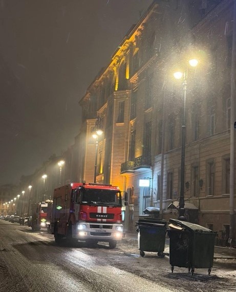    Пожар на Моховой, 28 в Петербурге Автор фото: 78.ру