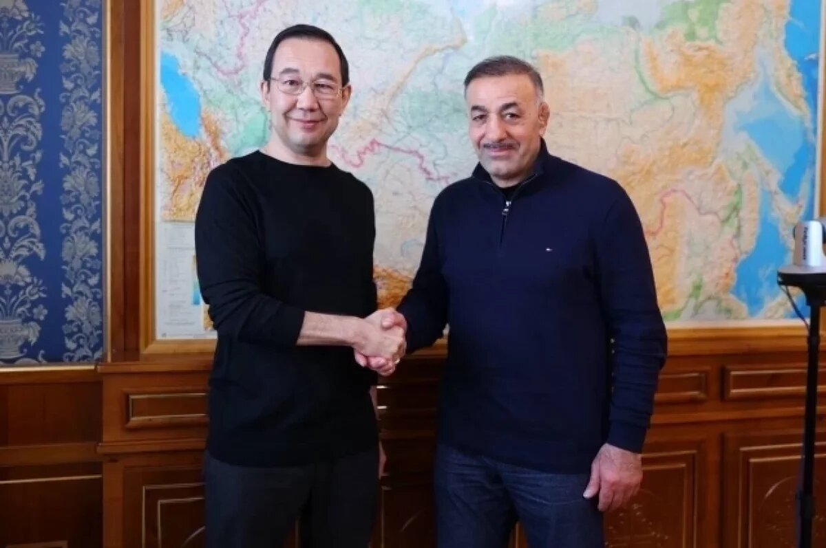    Тренировать лучших якутских борцов будет Владимир Модосян