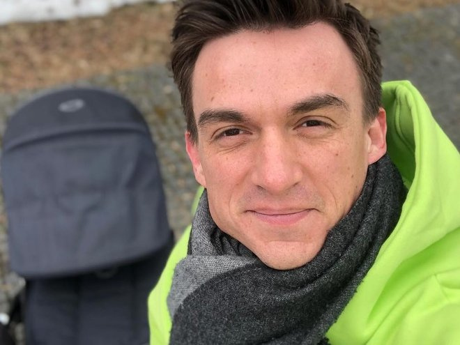 "Папа отдыхает": Голый Топалов, няня и цена супружеского доверия