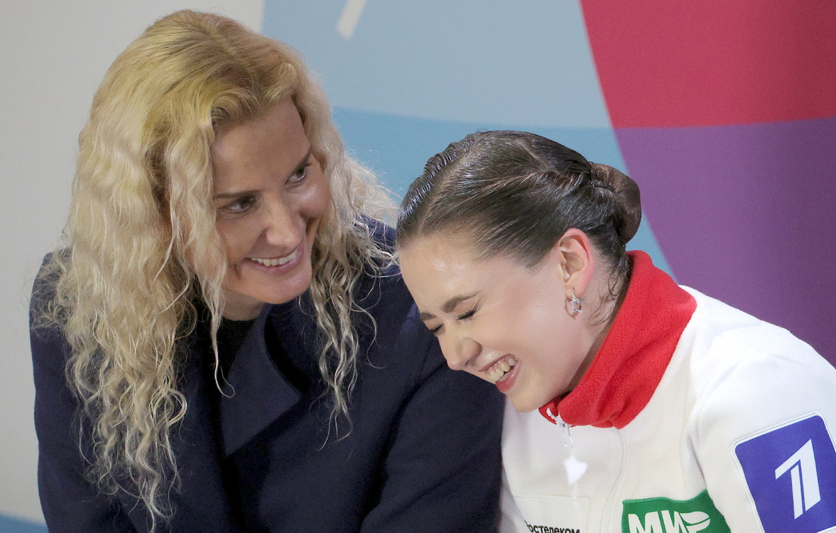    Этери Тутберидзе и Камила Валиева  Егор Алеев/ТАСС