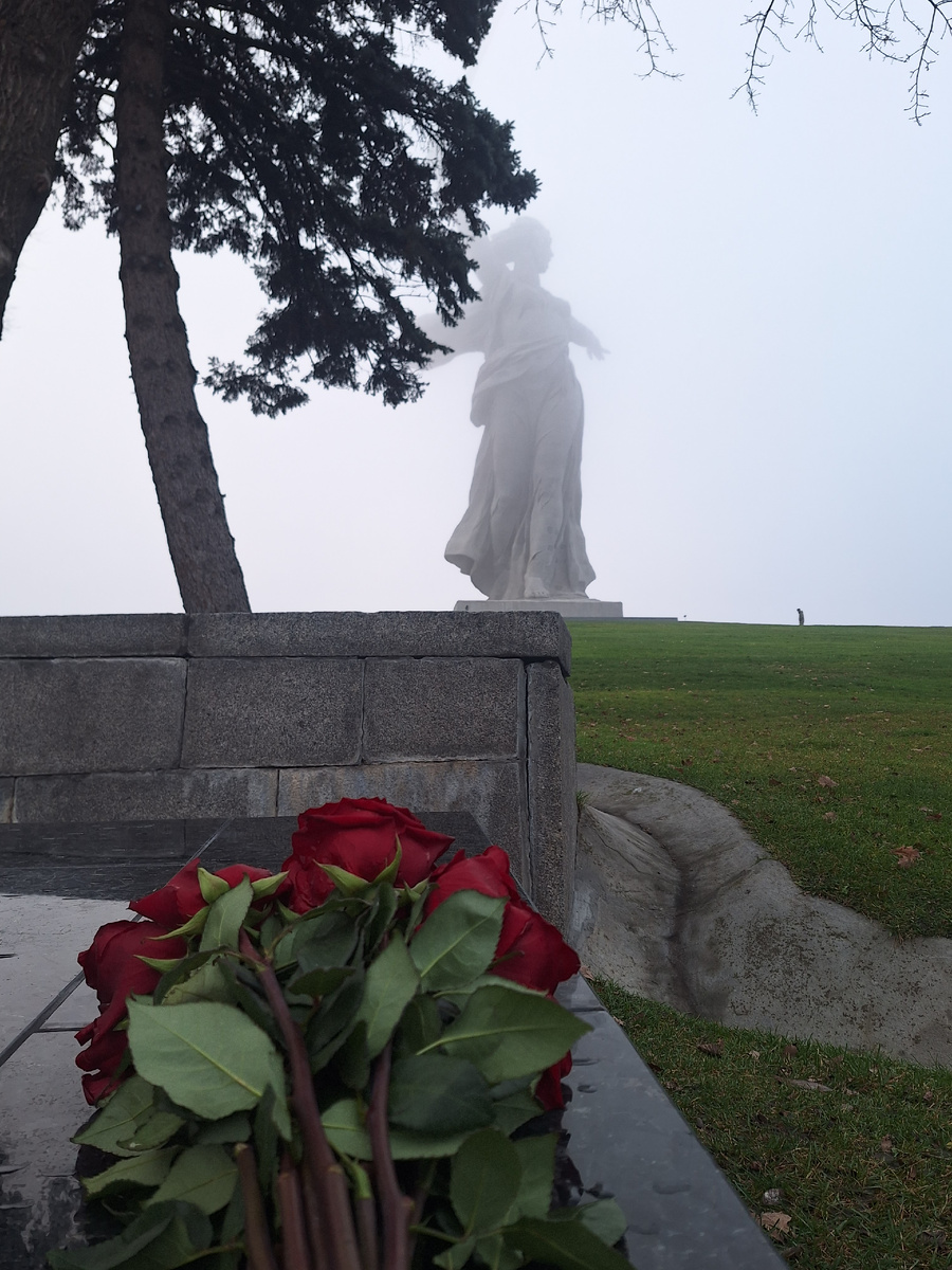 Листайте вправо