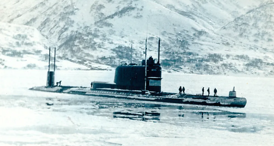 Подводная лодка Б-558 и её команда (2).