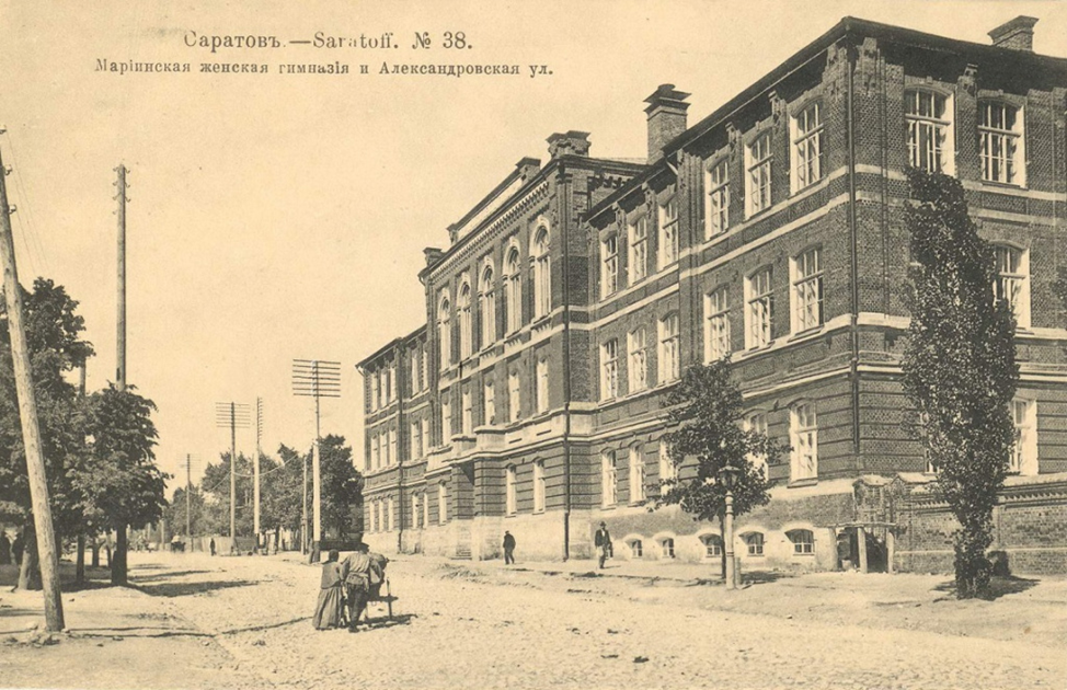 Так выглядело здание до революции.