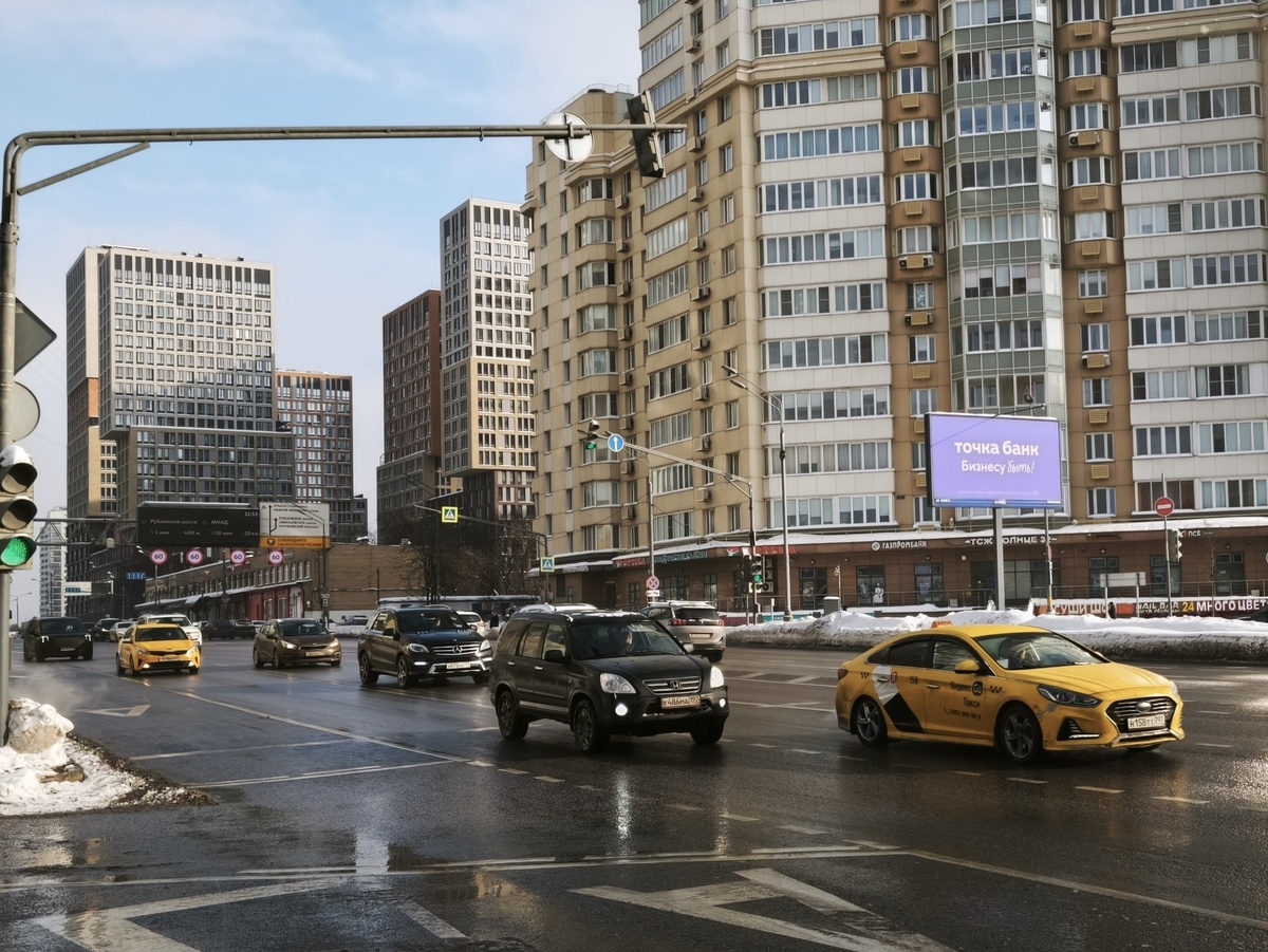 Мчат коллеги!