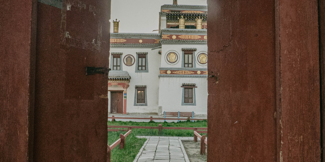 Привет, Монголия! Часть 10. Эхо страны в двух столицах: тишина руин и гул проспектов