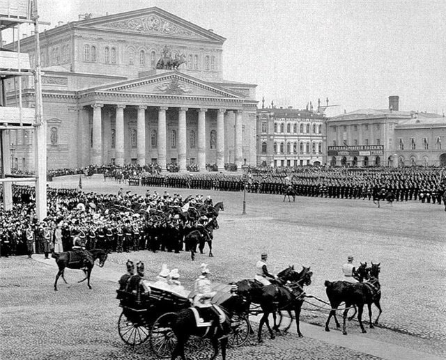 Смотр войск на Плац-параде