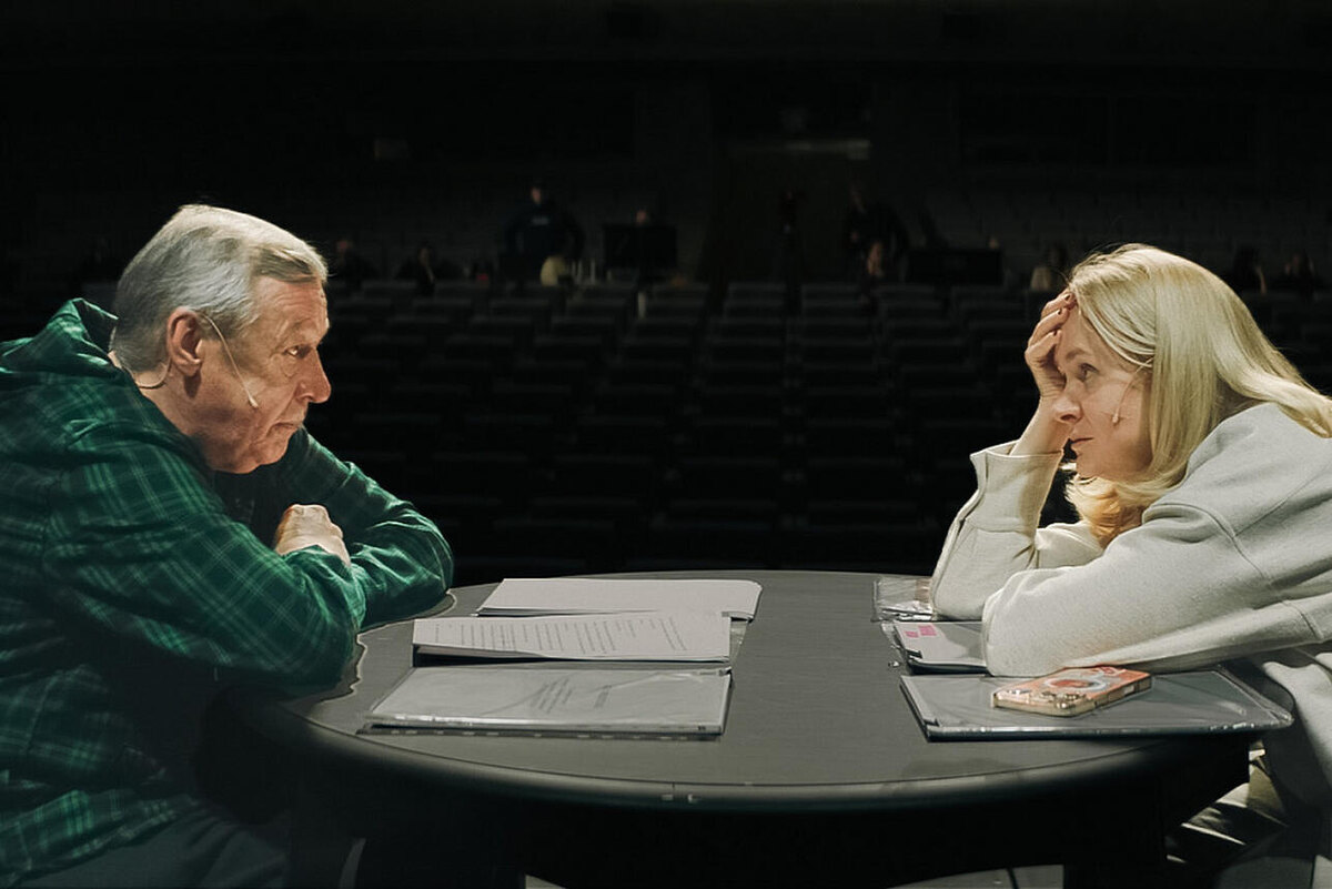    Ефремов репетирует первую роль после выхода из тюрьмы — в Сети появилось фото mikhalkov12.ru