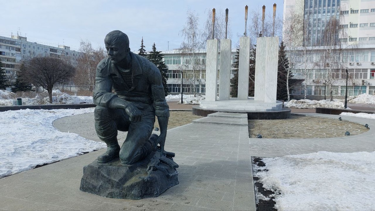 Мемориал "Памятник воинам-самарцам, погибшим в локальных войнах" в Самаре.