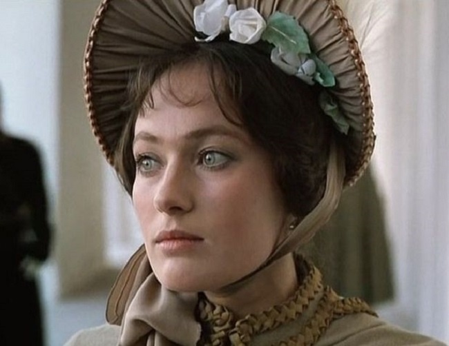 Кадр из фильма «Жестокий романс» (1984). Скриншот.