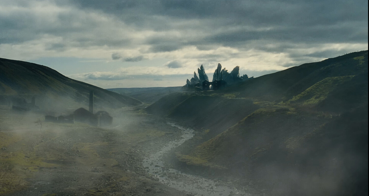 Кадры из фильма "Грозовой перевал", 2026 г. 