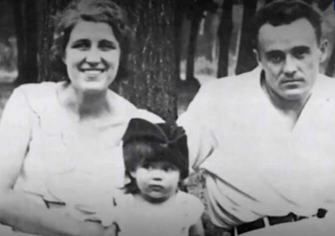 Королев Сергей Павлович с супругой и дочерью. 