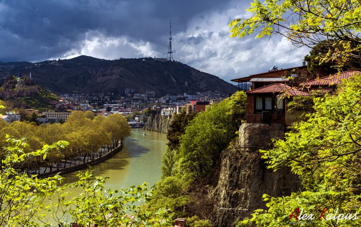 Тбилиси. Тбилиси на втором месте. А Чикаго на третьем. А Милан вообще где то внизу!