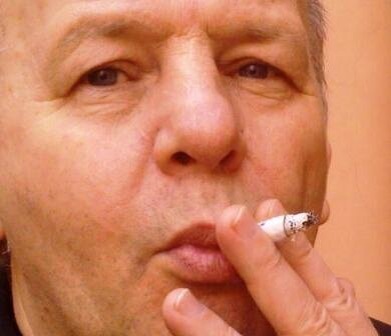 Курильщик со стажем.