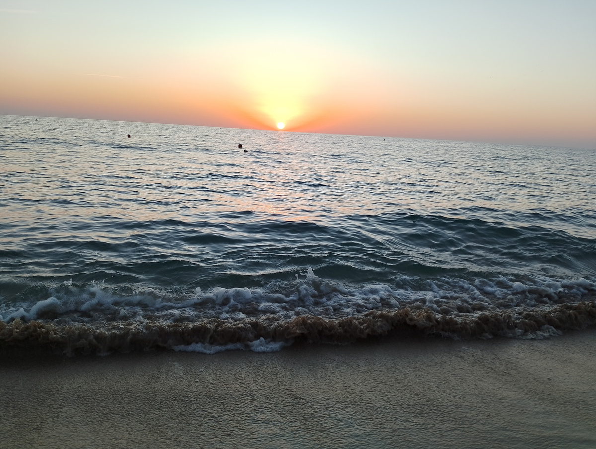 Например, управлять "посадкой" Солнца в море?