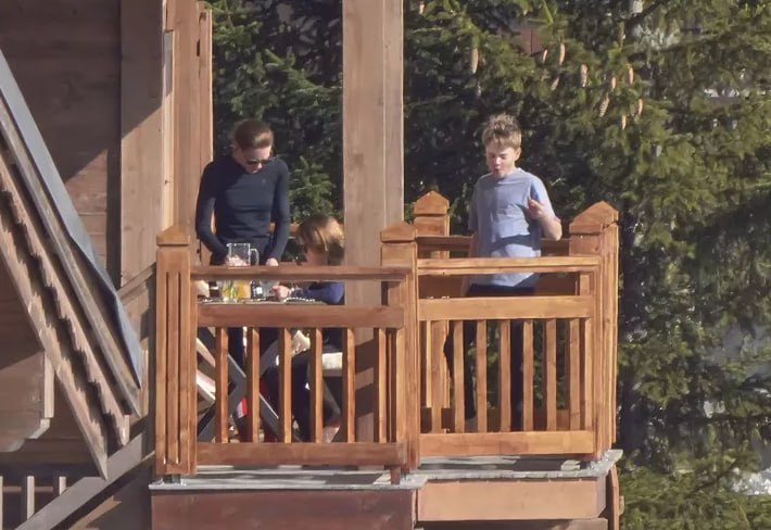 Фото папарацци, 2025 год