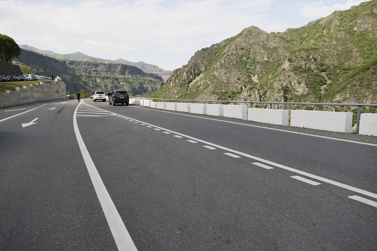    Проблема безопасности на дорогах Армении стоит крайне остро. Фото: сайт Премьер-министра Республики Армения.