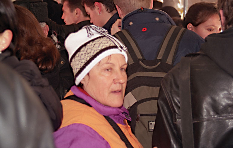    Кондуктор в московском трамвае, 2003 год   
Фото: Антон Размахнин