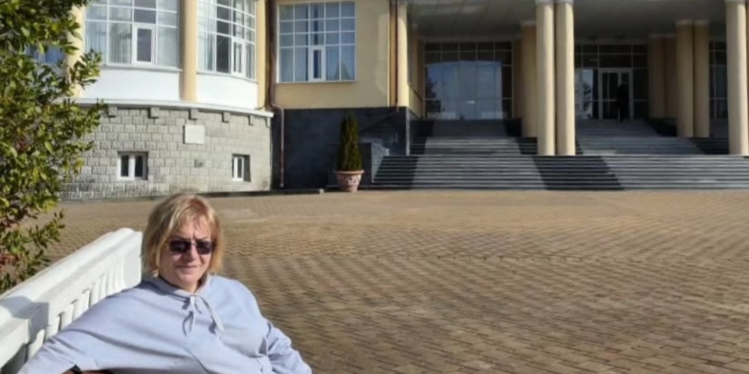 Пенсионерский нон-стоп в Сочинском санатории: от процедур до дискотеки под аккомпанемент суставов.