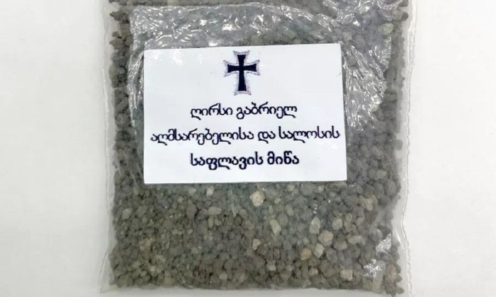    Святая простота: «святынями» торгуют оптом и в розницу