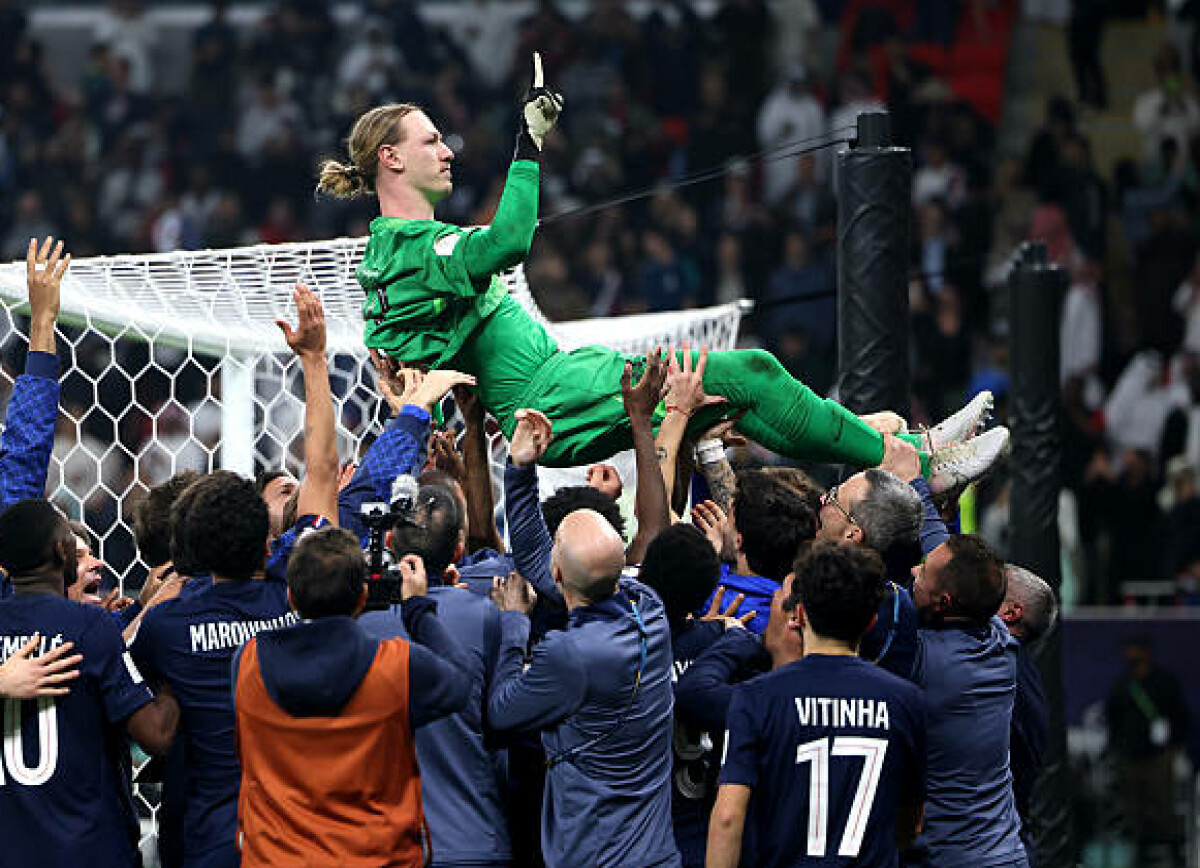     Экс-вратарь сборной Франции объяснил, почему в «ПСЖ» относятся к Сафонову с симпатией