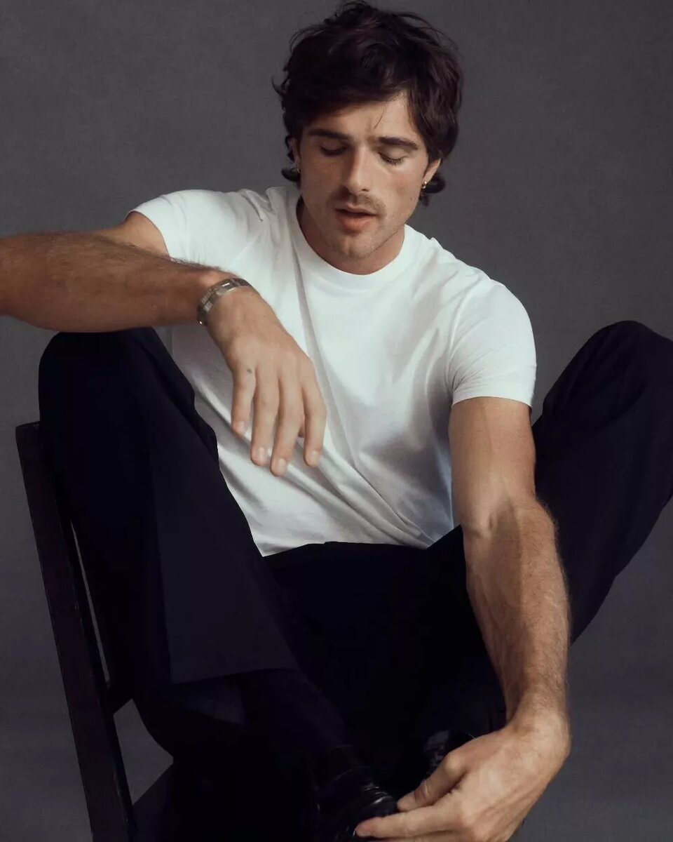 Джейкоб Элорди📷
