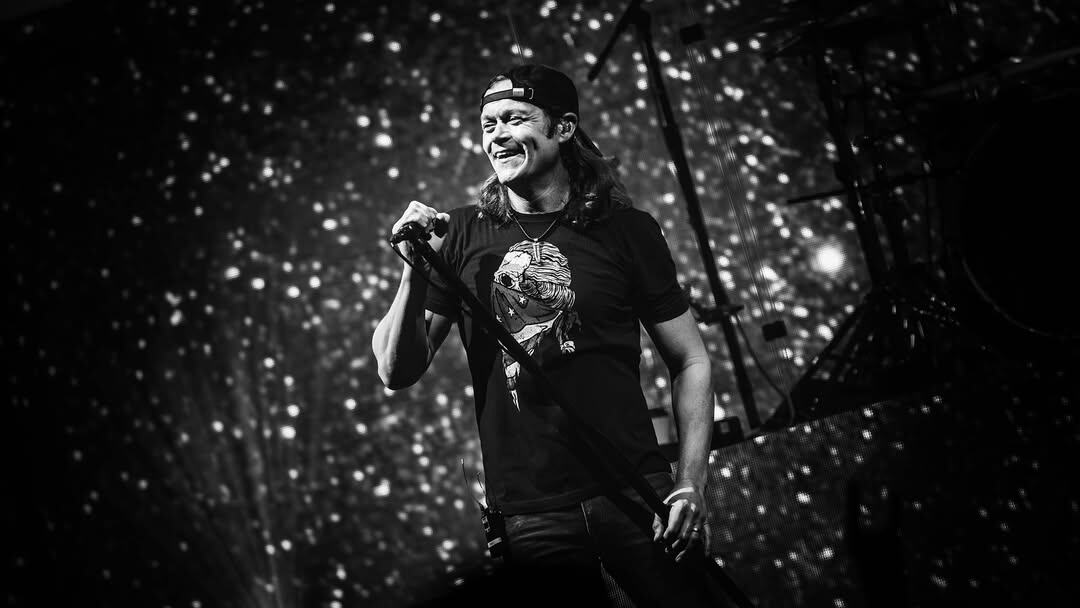    Умер вокалист и основатель группы 3 Doors Down (фото 1)