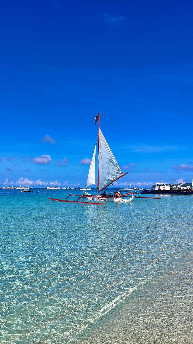 3 Станция, Белый пляж на Боракае