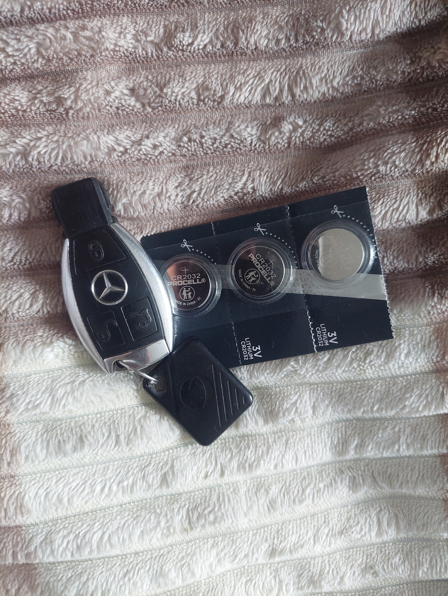 Батарейки для ключа мерседес е200