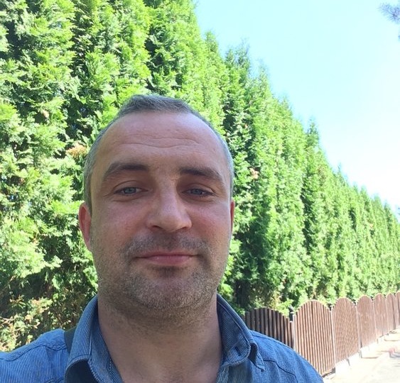 "Это не твой дом, ты здесь временный". 16-летняя дочь моей женщины сказала мне это в лицо. Через полгода она же попросила меня остаться