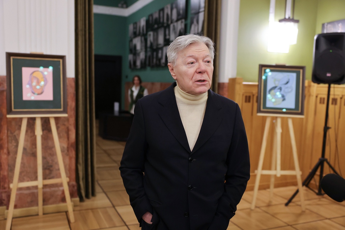    Александр Збруев известен не только своими ролями и рисунками, однажды он записал альбом песен, который вышел в России и в США. / Александр Корольков/ РГ