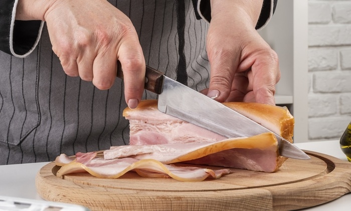    Поел свинины - здоров как бык