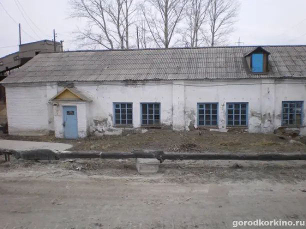 Здание стекольного завода барачного типа 2007 год