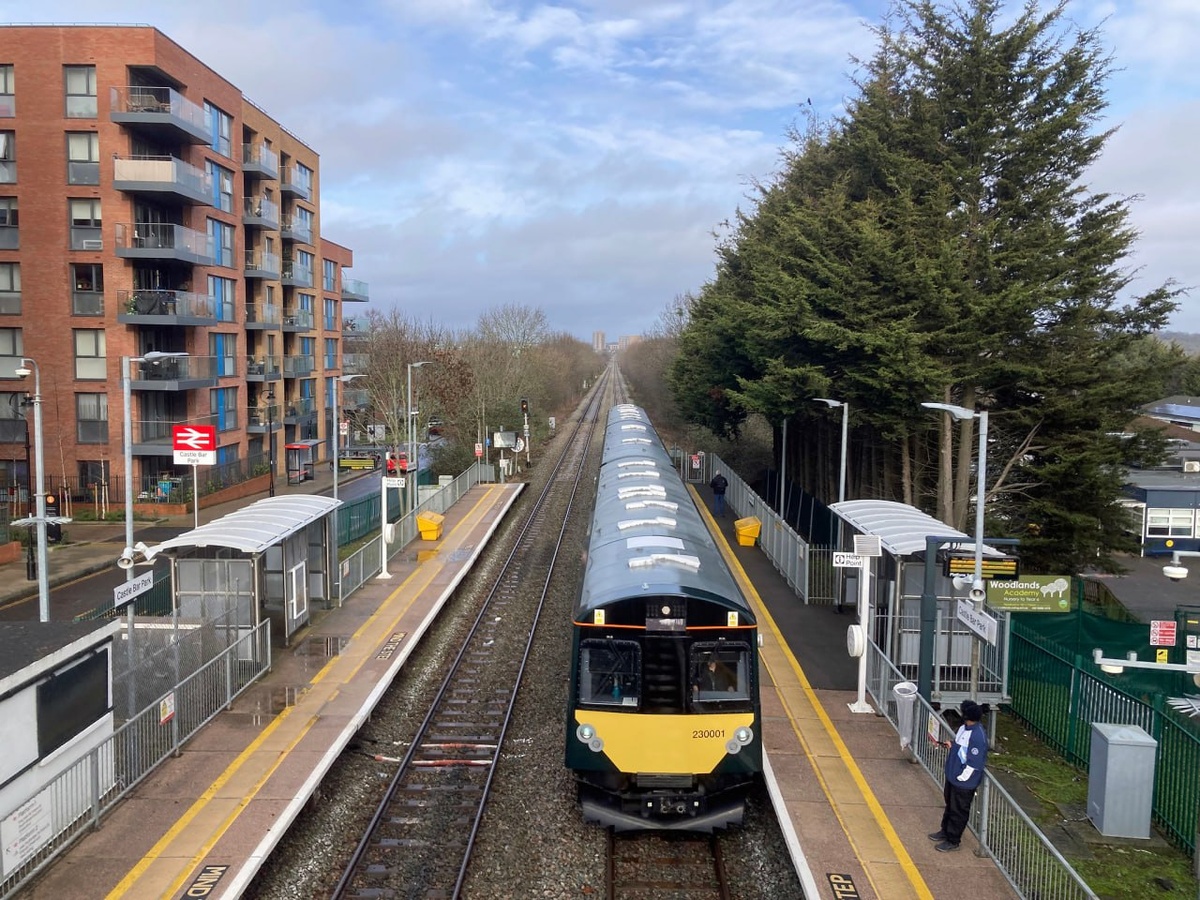  Аккумуляторный поезд класса 230 в Великобритании. Источник: Diamond Geezer Blog