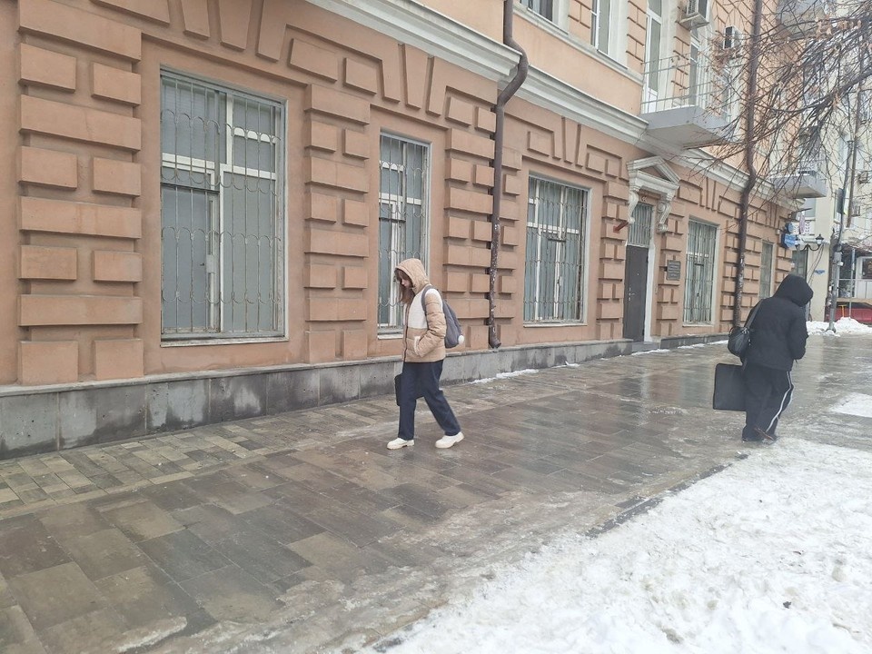    Дождь и последующие морозы снова сделают дороги скользкими. Дмитрий КУТЕПОВ